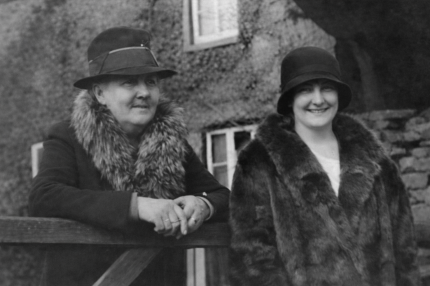 Rosa Skinner with daughter-in-law Edith