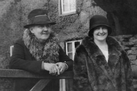 Rosa Skinner with daughter-in-law Edith